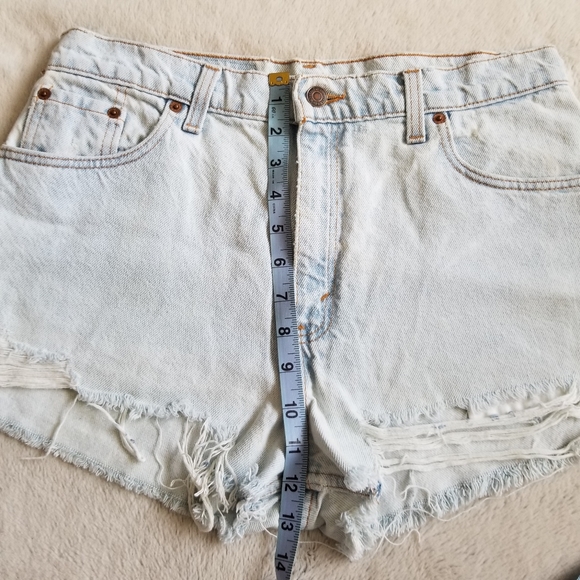 Vintage 1994 LEVI'S 550 High Waist Distressed Cutoff Shorts Size 29 - Picture 10 of 13